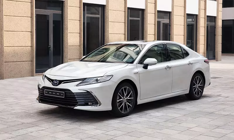 Đánh giá ngoại thất thân xe Toyota Camry 2021