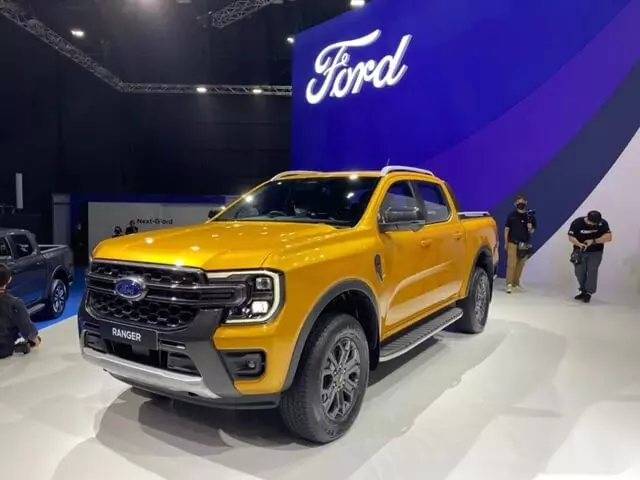 Ford Ranger 2024 ra mắt tại Thái Lan