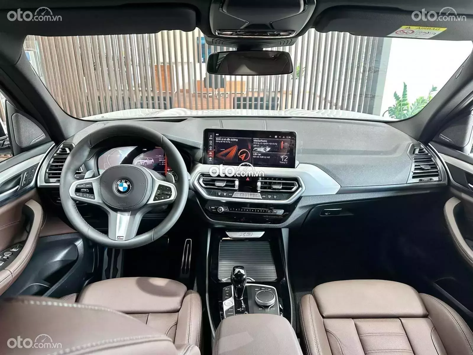 Khoang nội thất BMW X3.