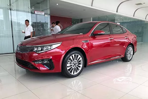 xe mau trang kia optima 2020 xetot com