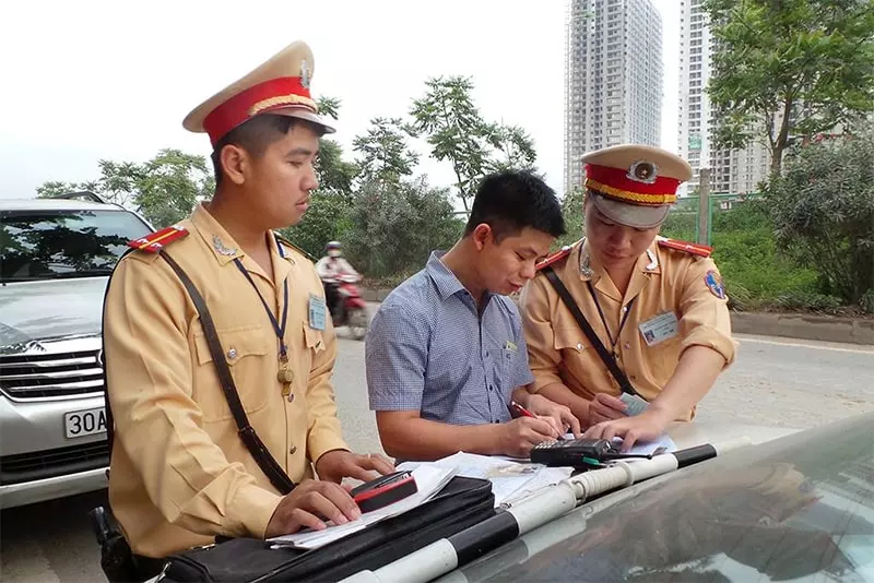 Ô tô đi vào đường cấm bị phạt bao nhiêu?