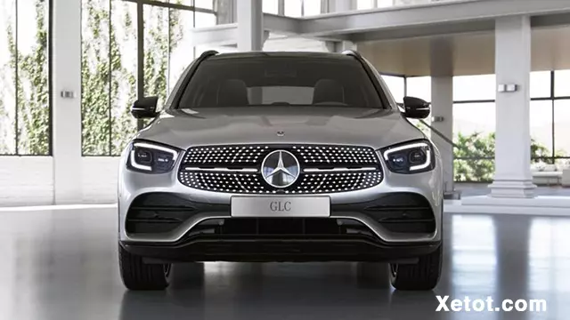 xe mau trang mercedes glc 300 2020 cbu xetot com - Đánh giá Mercedes GLC 300 2023: Đại diện tiêu biểu phân khúc SUV hạng sang