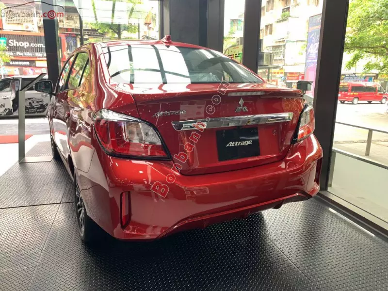 Phần đuôi xe Mitsubishi Attrage 2023