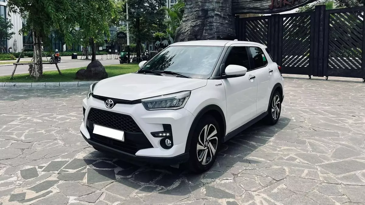 Đầu xe Toyota Raize 2022 được thiết kế theo phong cách hiện đại và thể thao