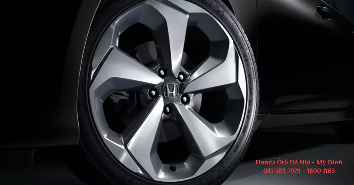 La-zăng 18 inch thiết kế phá sách tôn lên sự vững chãi (Ảnh: Honda Việt Nam)