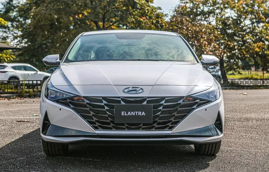 Hyundai Elantra 2024