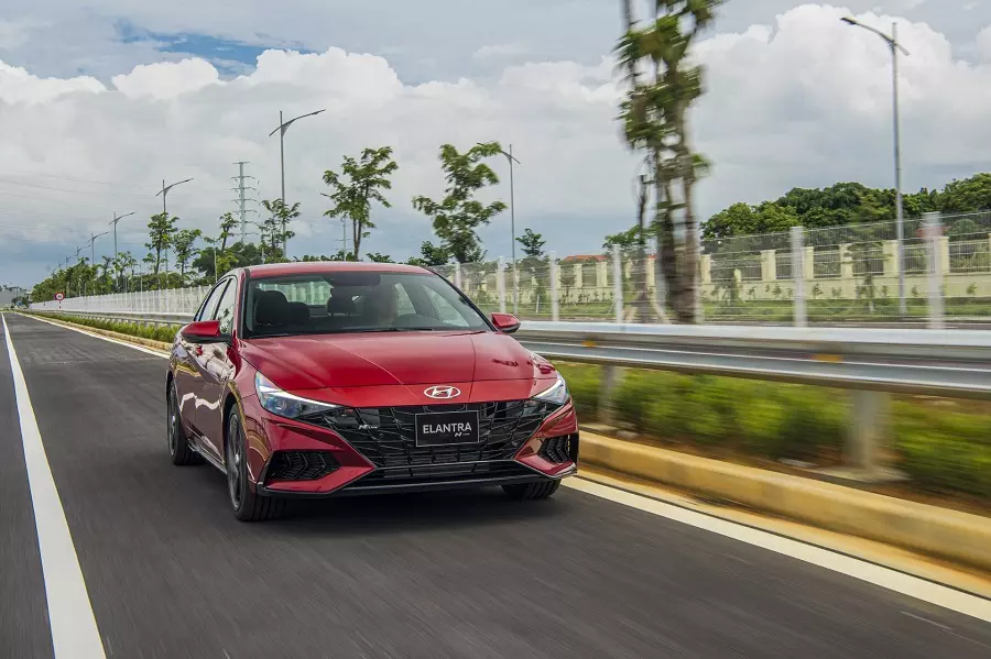 Hyundai Elantra 2024 Exterior