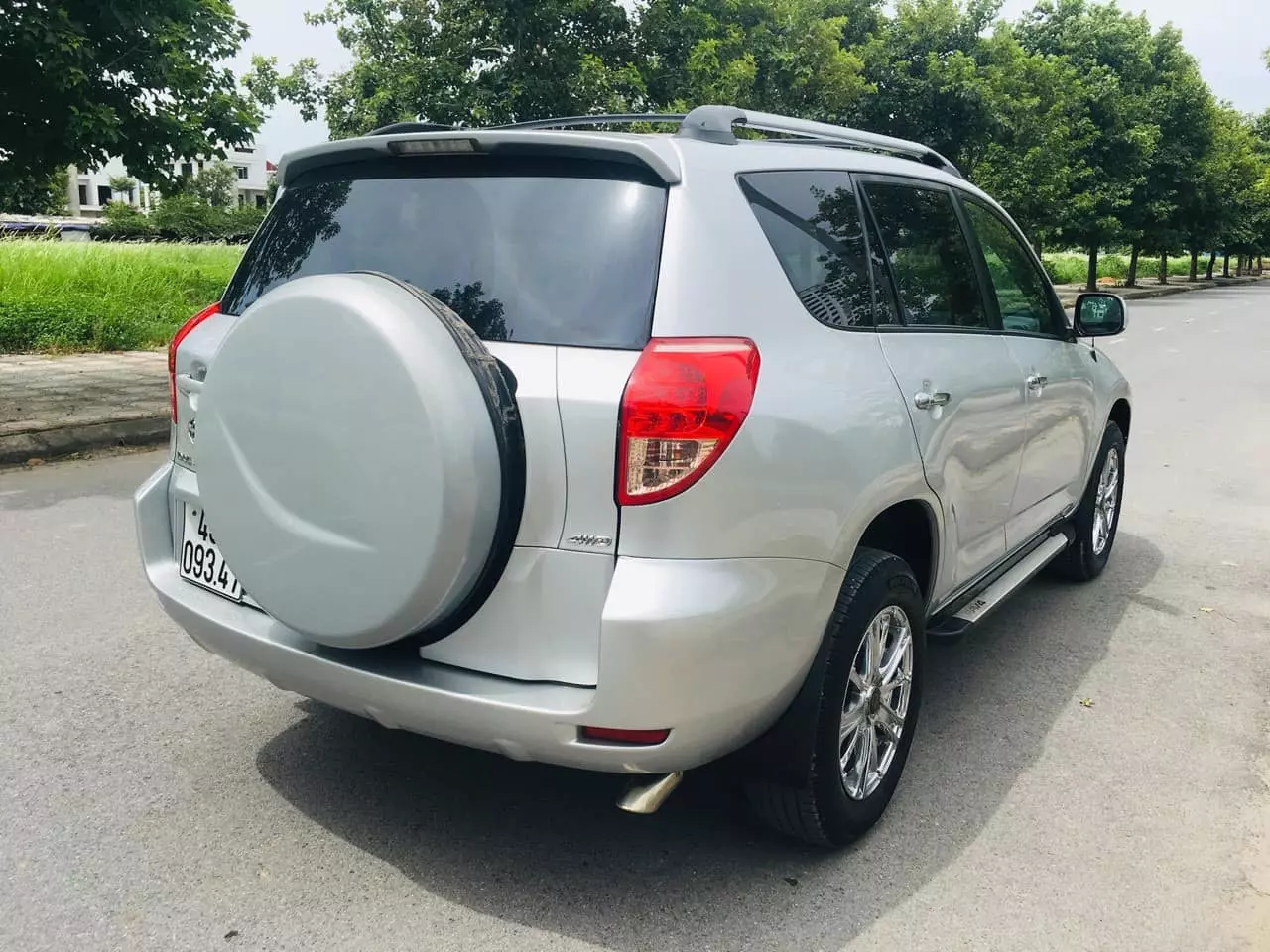 Ít tiền mà thích gầm cao thì nên xem qua Toyota Rav4 nhập Mỹ đời 2007