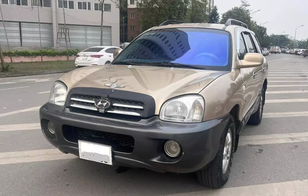 Hyundai Santa Fe Gold 2004 giá hơn 100 triệu