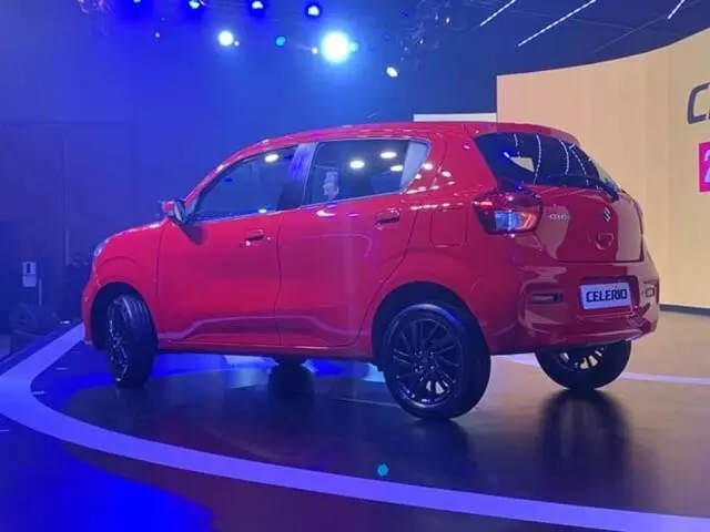 Suzuki-Celerio-duoi-xe