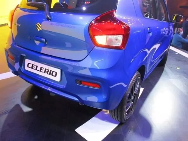 Suzuki-Celerio-khoang-lai