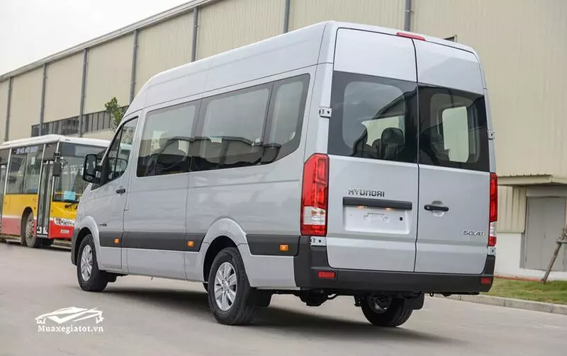 Giá xe Hyundai Solati cao hơn giá xe Transit 2024 nhưng được trang bị nhiều tiện ích hơn