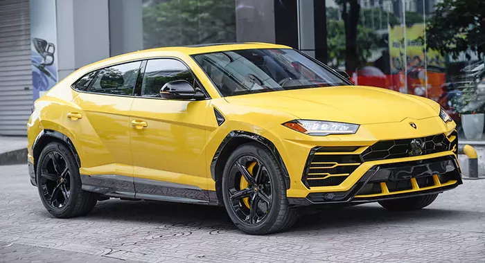 Lamborghini Urus giá từ 23 tỷ đồng