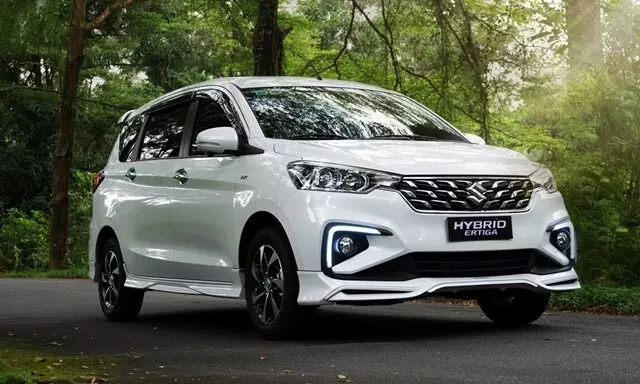 Suzuki-Ertiga-ngoai-that