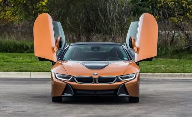 calang-xe-bmw-i8-roadster