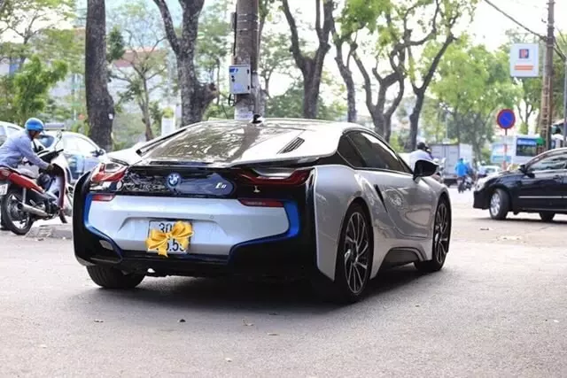 mam-xe-bmw-i8-tai-viet-nam