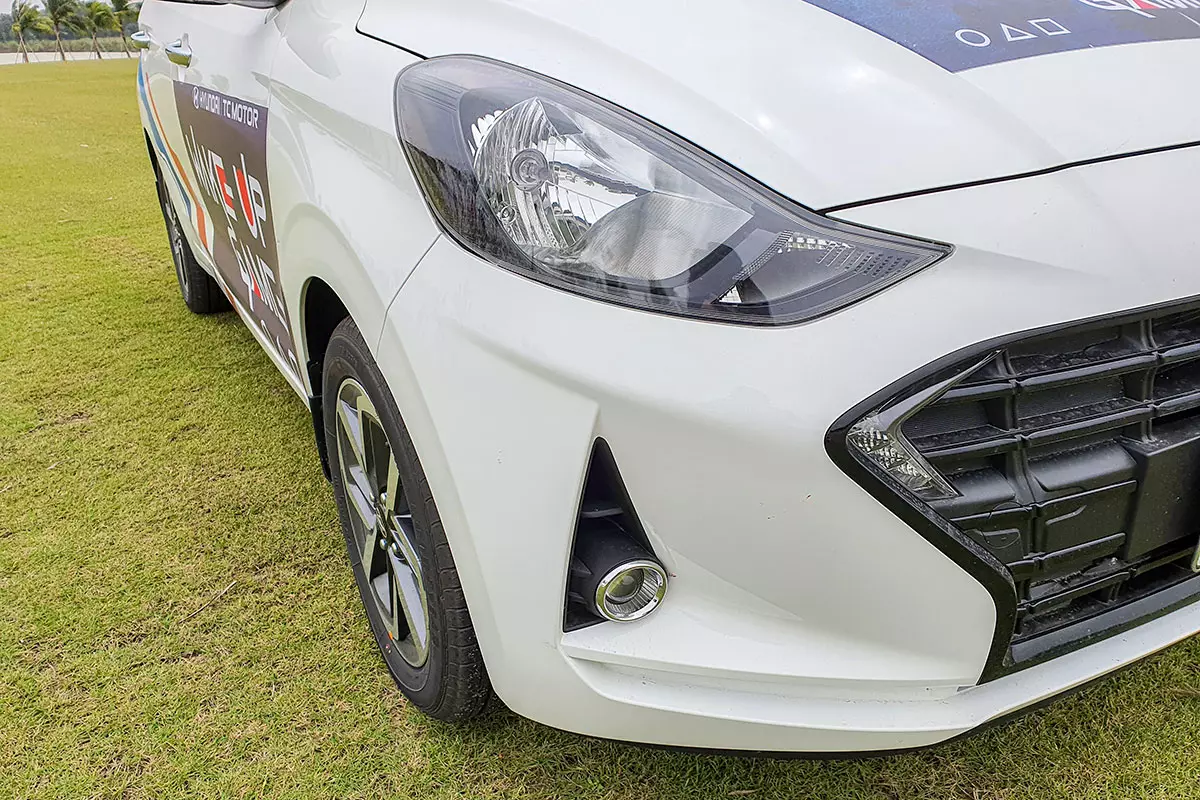 Đánh giá xe Hyundai Grand i10 2021: La-zăng biến thể Hatchback.