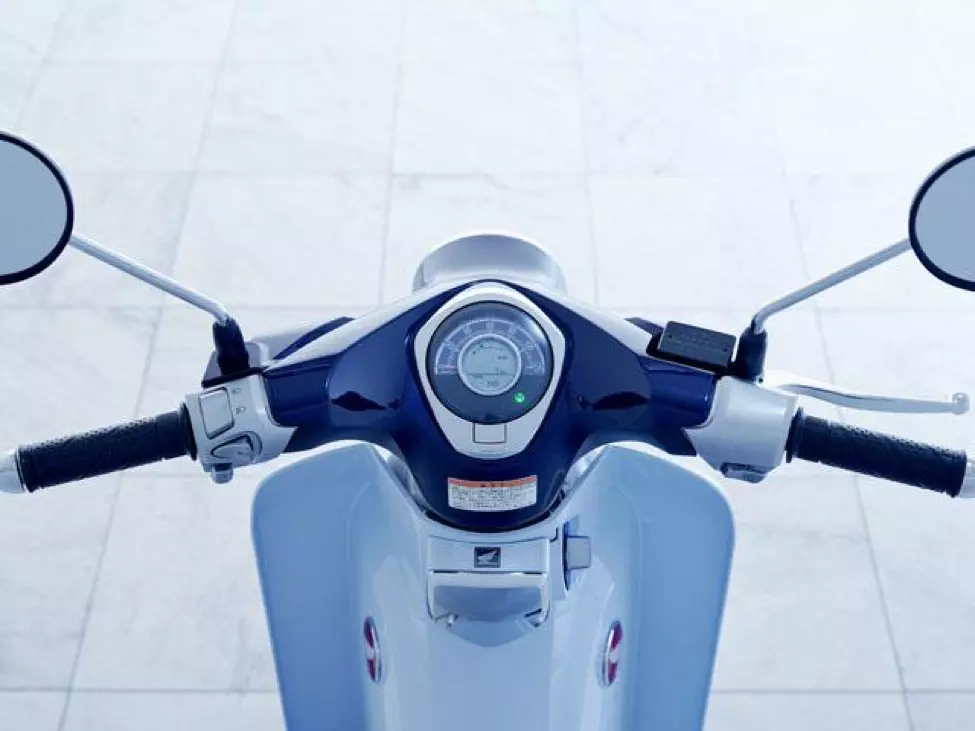 Honda SUPER CUB C125 có động cơ 125cc, đi rất êm, nhẹ