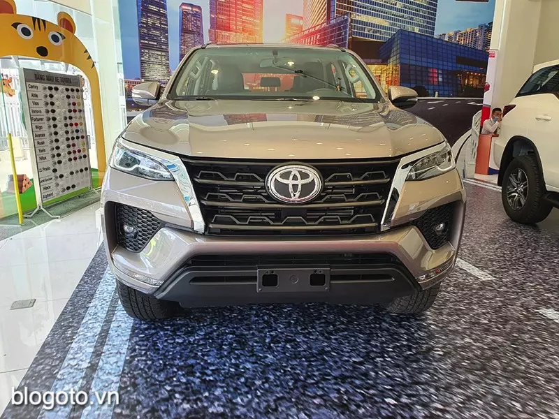 dau xe toyota fortuner 2021 toyota tan cang blogoto vn 5 1 - Toyota Fortuner 2022: đánh giá xe, giá bán & hình ảnh