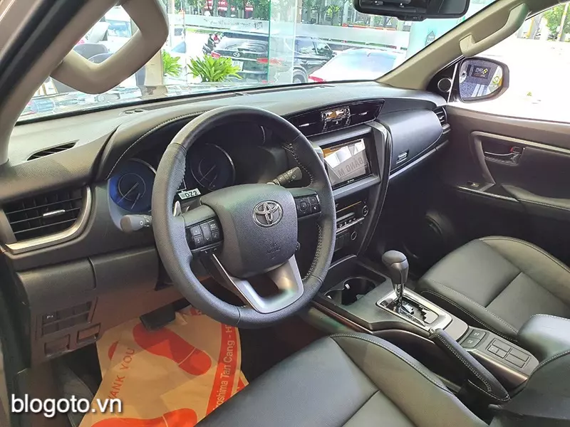 noi that xe toyota fortuner 2021 toyota tan cang blogoto vn 10 1 - Toyota Fortuner 2022: đánh giá xe, giá bán & hình ảnh