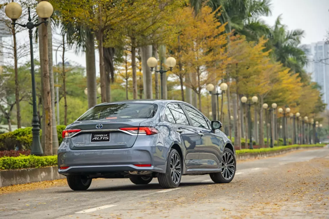 Giá lăn bánh Toyota Corolla Altis 2022