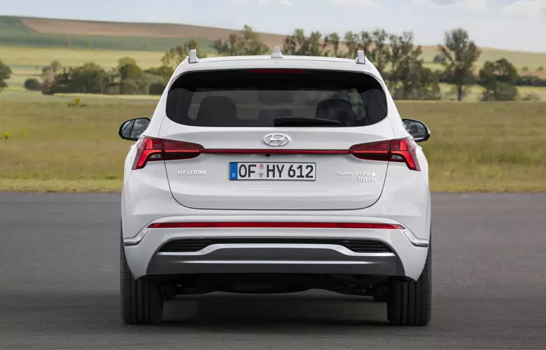 Đuôi xe Hyundai SantaFe máy xăng