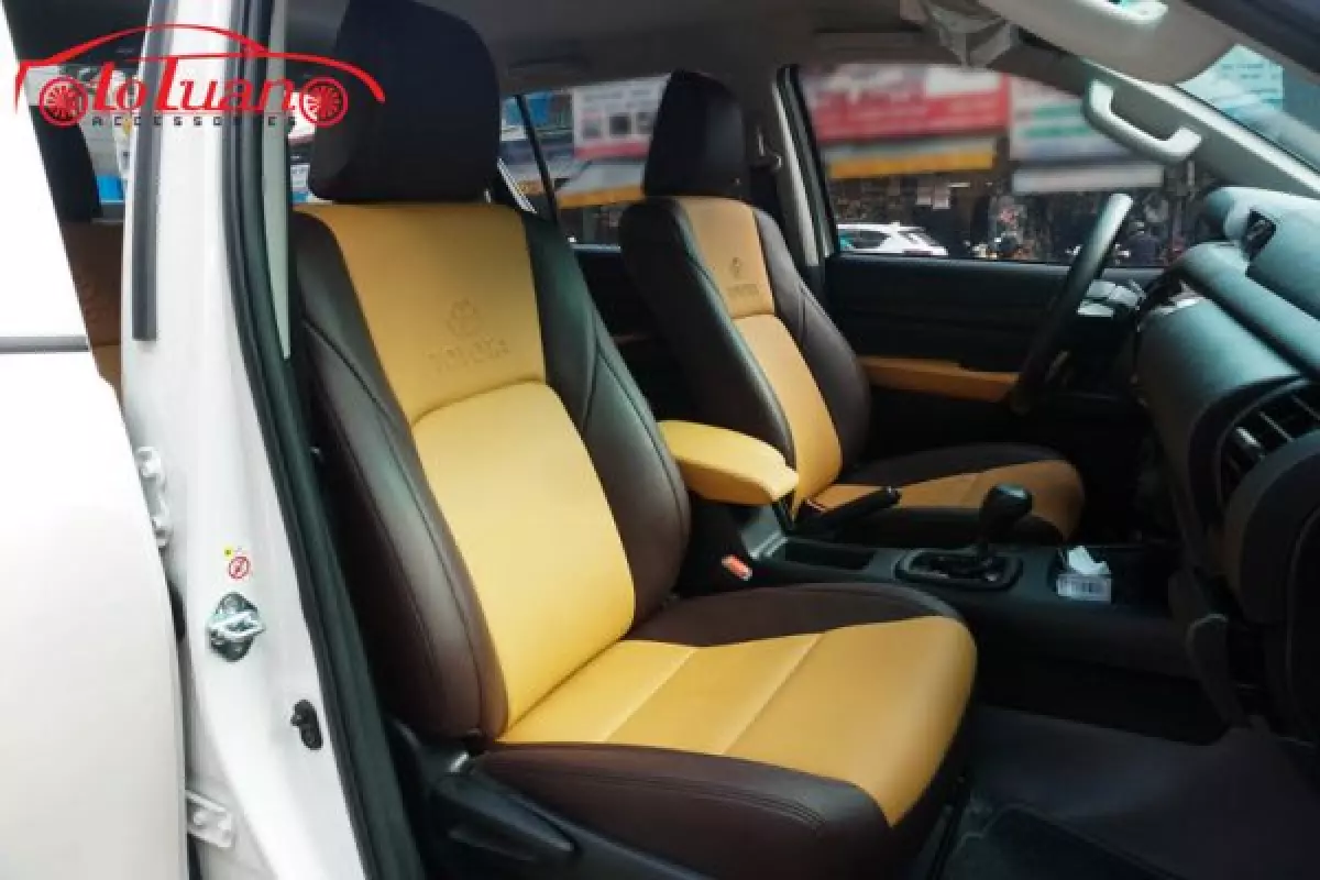 Bọc ghế da xe Toyota Hilux 2019