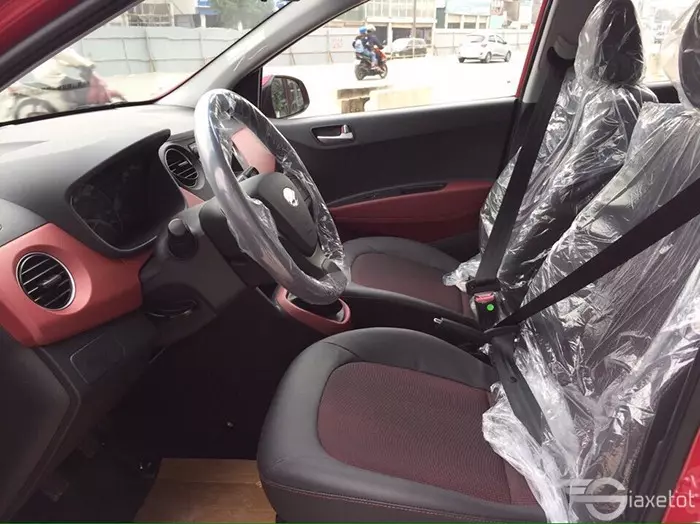 không gian nội thất xe i10 hatchback 2019