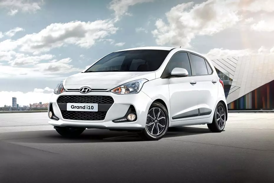 Top 5 xe ô tô giá rẻ nhất Việt Nam hiện nay - Hyundai Grand i10.