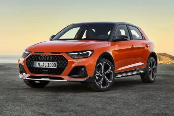 Ngoại thất Audi A1 rất trẻ trung, thể thao với lưới tản nhiệt khung đơn single frame lục giác thể thao cùng cụm đèn sắc lẹm.