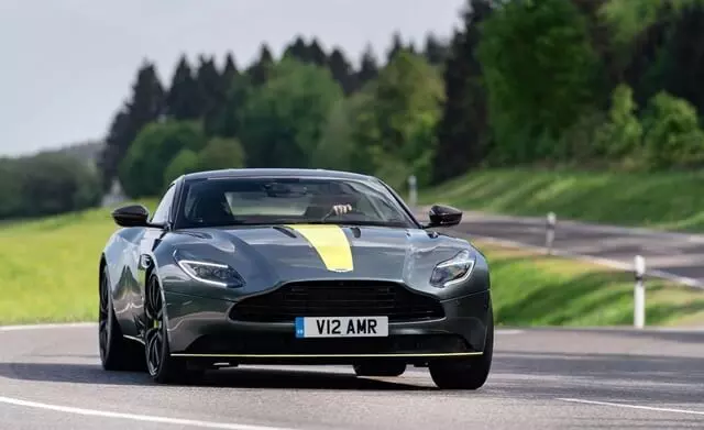 Ngoại thất xe Aston Martin DB11 AMR