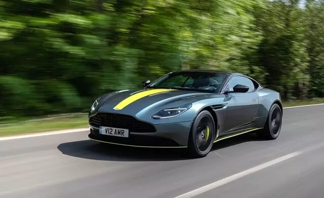 Giá xe Aston Martin DB11 V8 Coupe tại Việt Nam