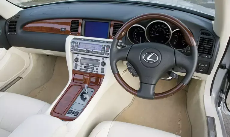 Lexus SC 430 - Nội thất