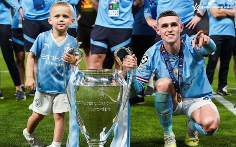 Phil Foden - thủ lĩnh hàng công tương lai của bóng đá Anh