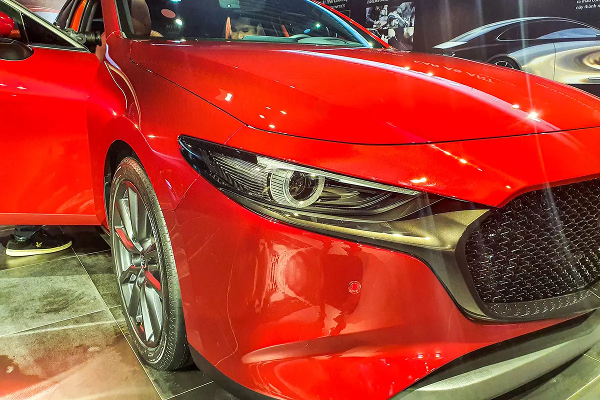 Đánh giá xe Mazda 3 Sport 2020 2.0L Premium: Cụm đèn pha LED.