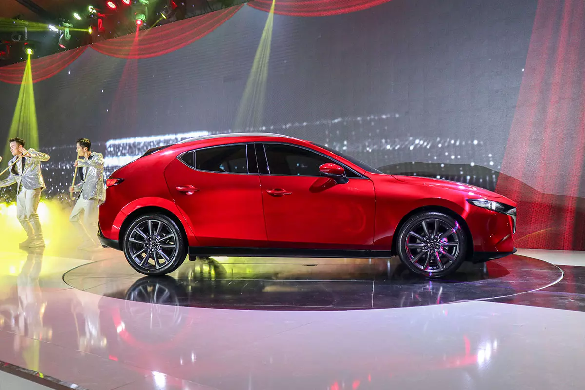 Đánh giá xe Mazda 3 Sport 2020 2.0L Premium: Thiết kế thân xe.