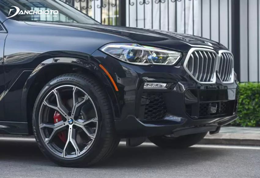 Hàng ghế trước BMW X6 2024 có đầy đủ chức năng