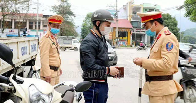 Không mang bằng lái xe khi lưu thông xe máy bị phạt như nào?