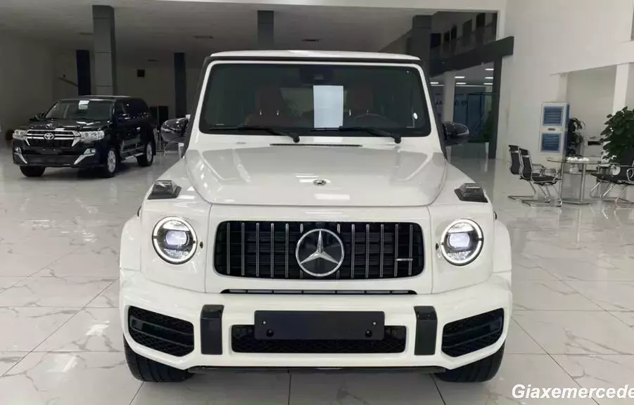 Tổng thể đầu xe Mercedes G63 AMG