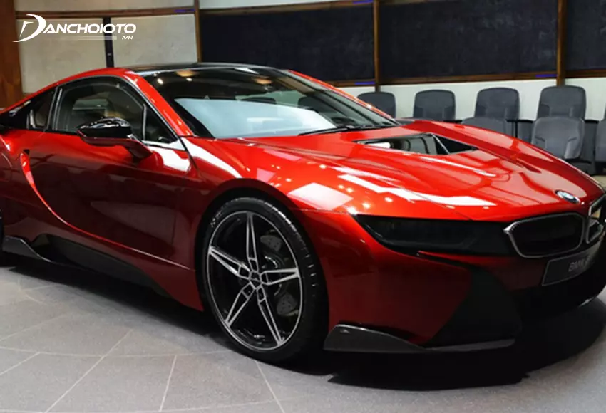 BMW i8 sở hữu lưới tản nhiệt kép hình quả thận đặc trưng