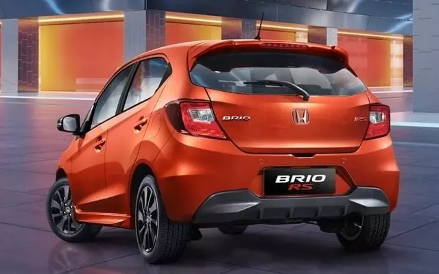 Honda-Brio-RS-khoang-lai