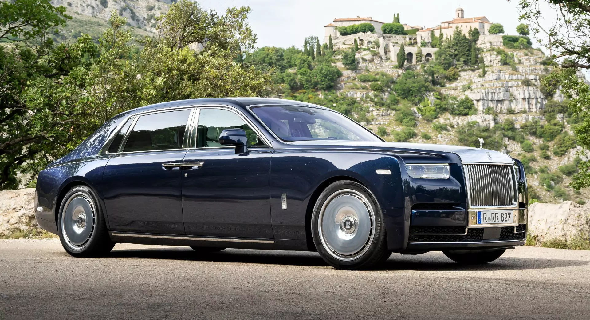 Đại gia Hà Nội tậu siêu sang Rolls-Royce Phantom VIII Series II giá trên 80 tỷ