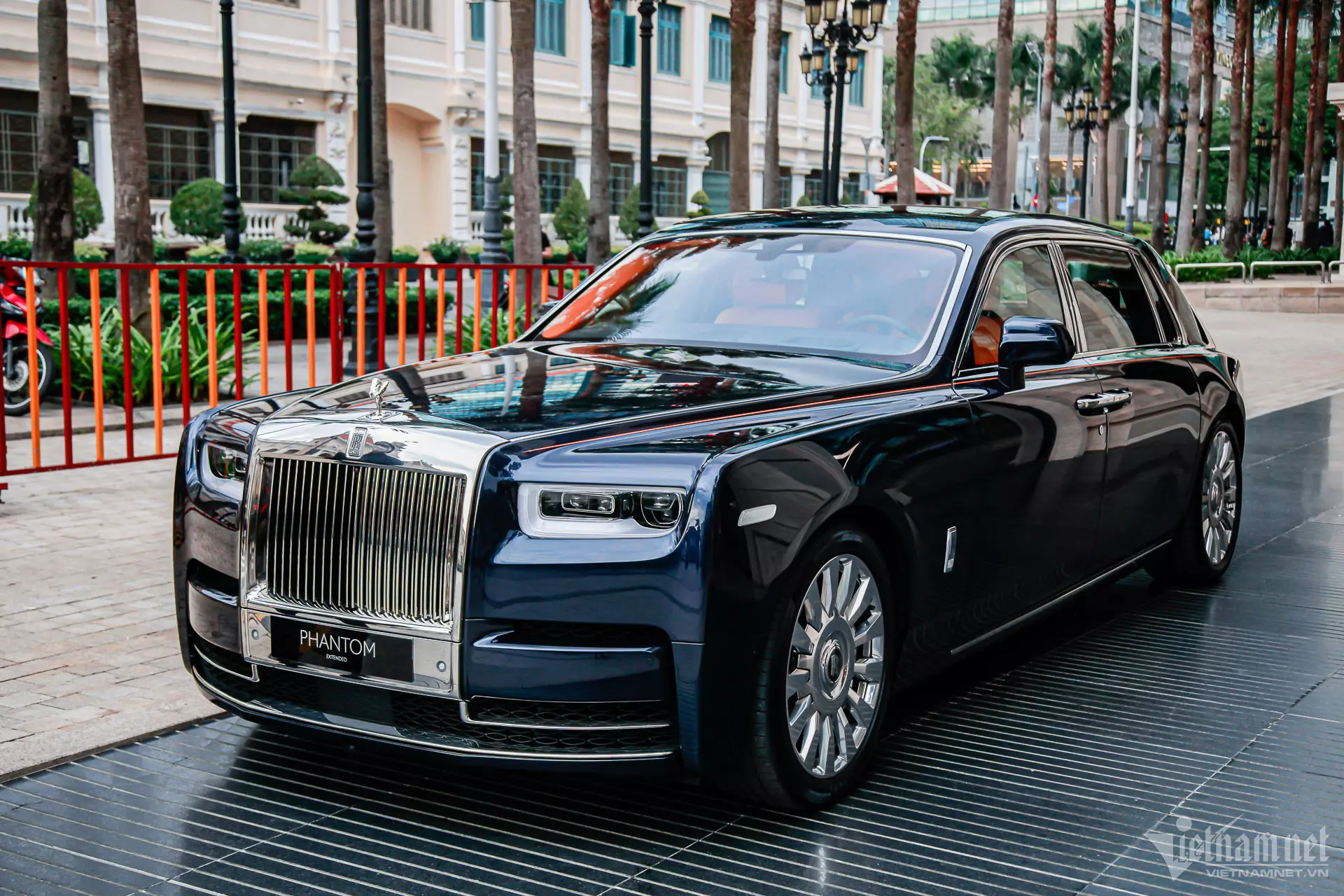 Đại gia Hà Nội tậu siêu sang Rolls-Royce Phantom VIII Series II giá trên 80 tỷ