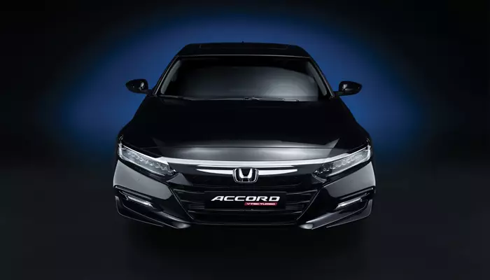 Honda accord mau trang