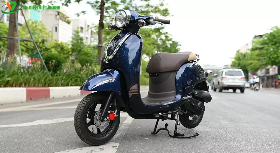 Ngồi trên xe Giorno 50cc