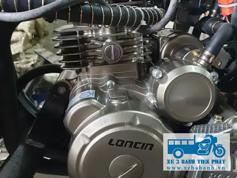 Xe ba bánh Loncin được lắp ráp từ động cơ chính hãng, chất lượng, độ bền cao, đảm bảo hiệu suất hoạt động tốt
