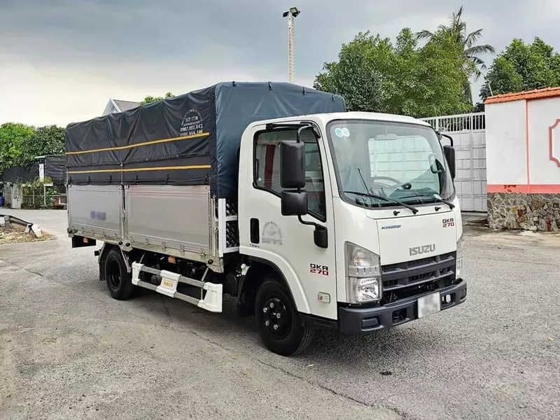 Xe tải Isuzu 2.5 tấn cũ đời 2023