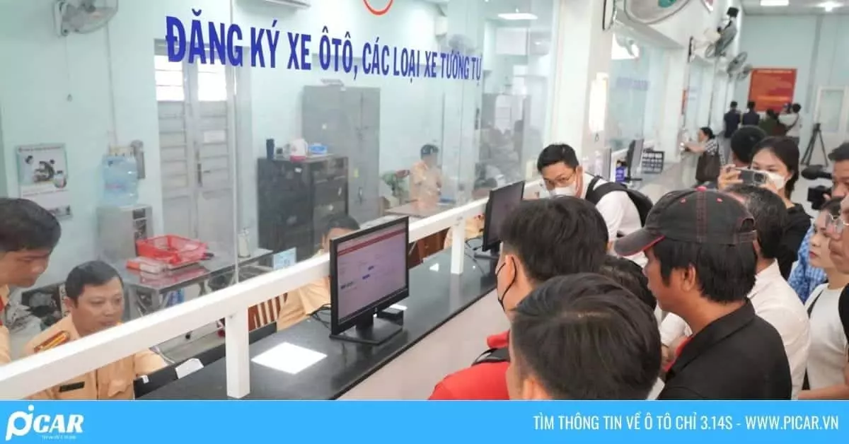 Đăng ký xe ô tô là thủ tục bắt buộc đối với chủ xe trước khi lưu thông