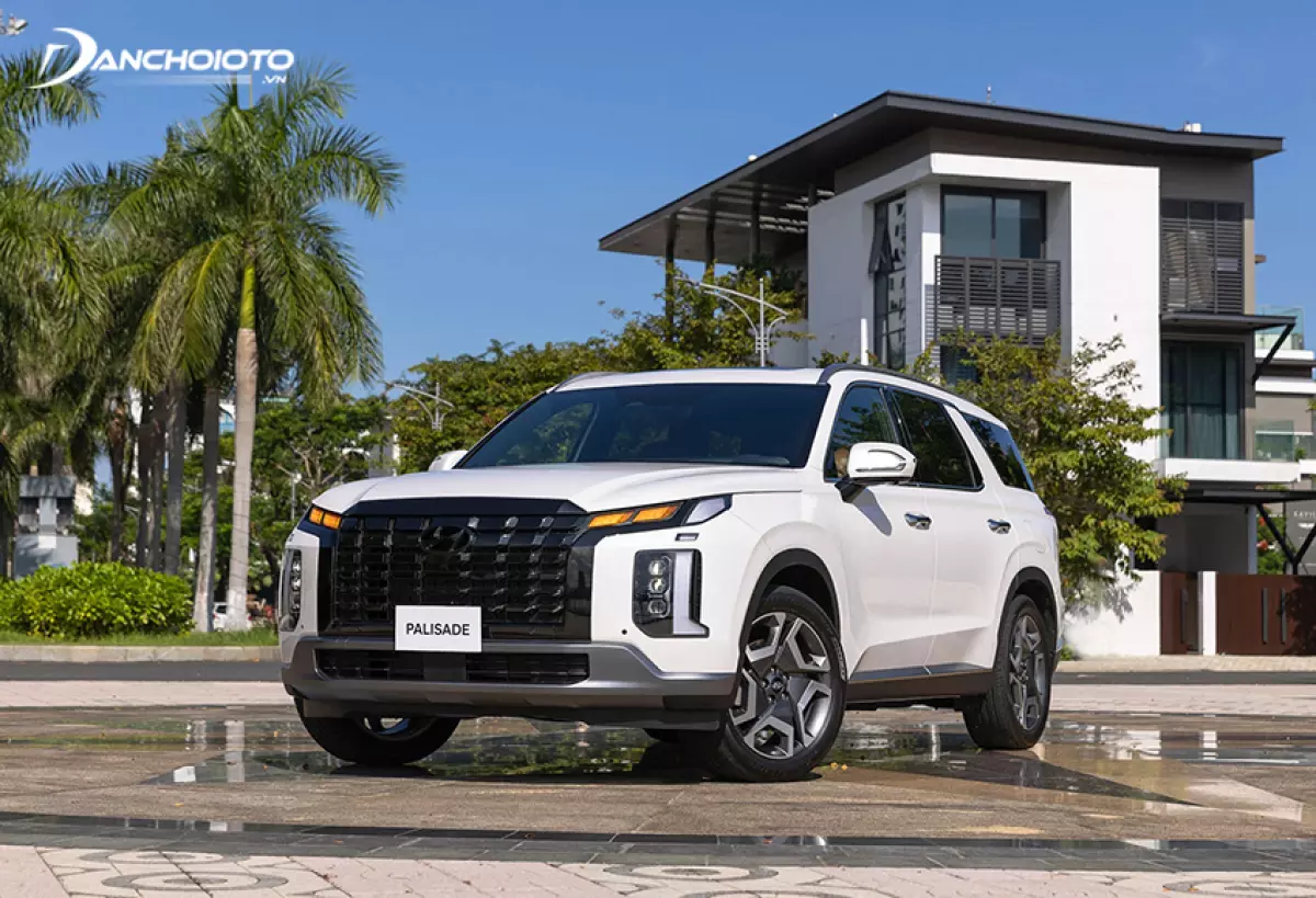 Hyundai Palisade 2024 được Hyundai Thành Công lắp ráp trong nước và bán ra với 4 phiên bản