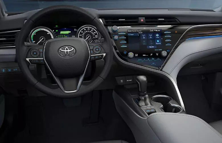Đánh giá xe Toyota Camry 2021-6